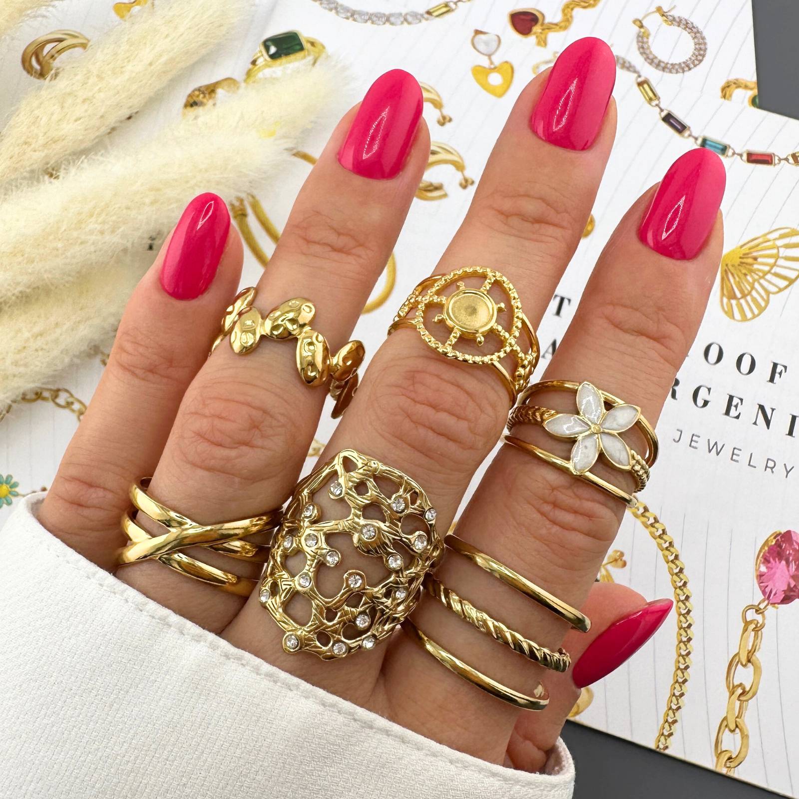 Classic Petals Ring, 18K Gold Plated Steel