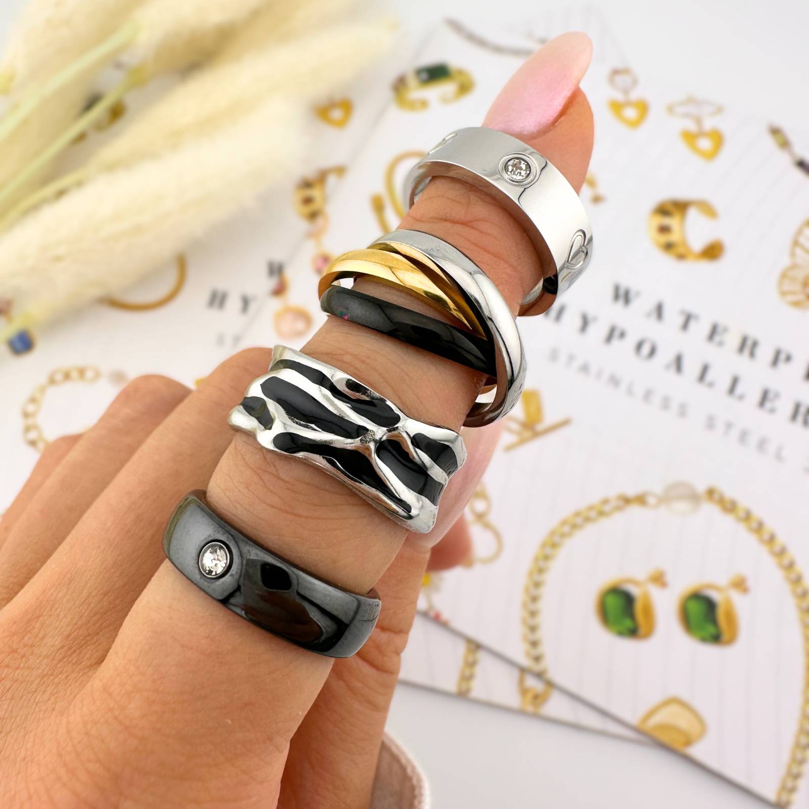 Midnight Links Ring, 18K Gold Plated Steel