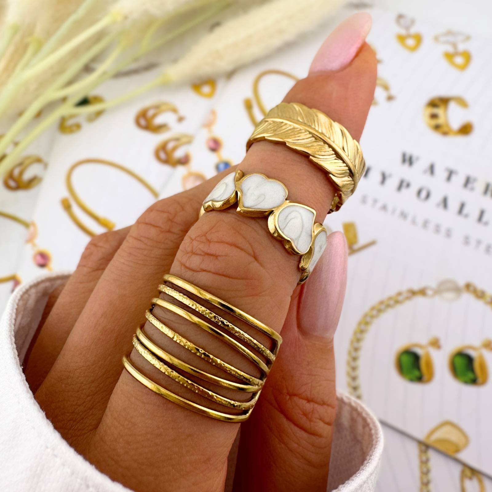 Urban Opaline Hearts Ring, 18K Gold Plated Steel