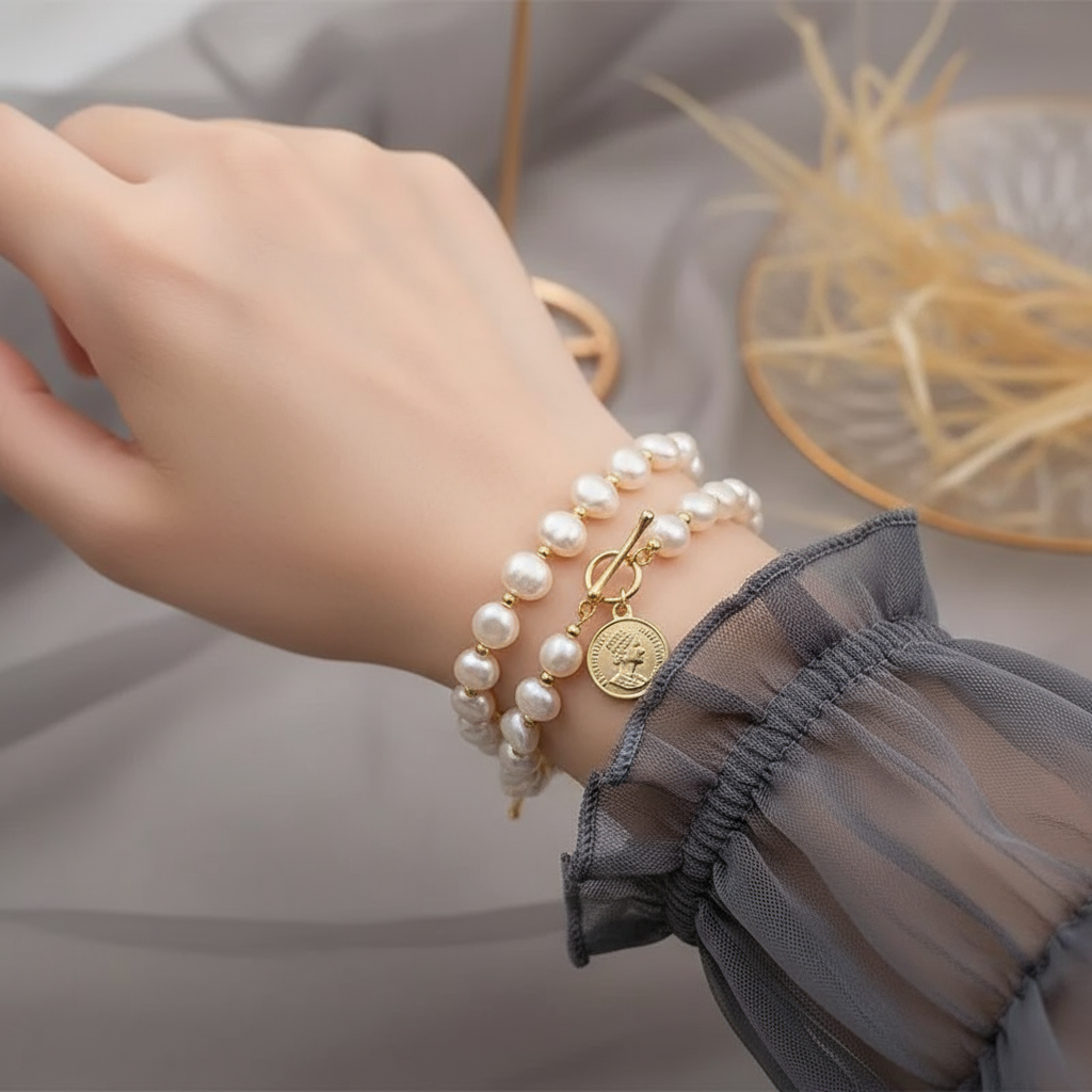 Pearl Embrace Necklace