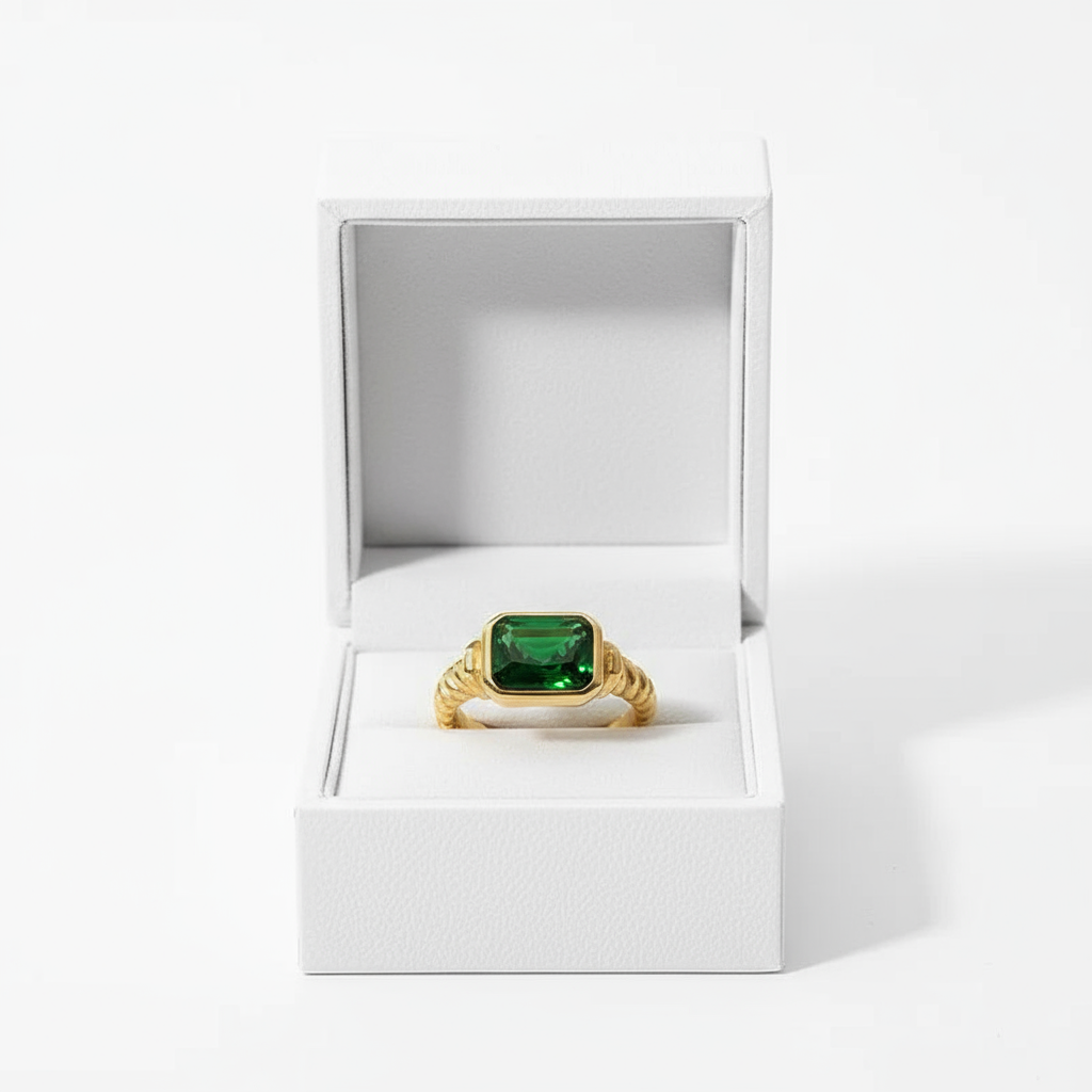Emerald Glow Ring