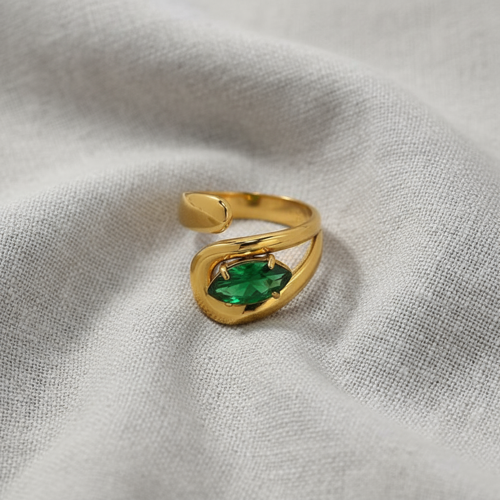 Emerald Glow Ring