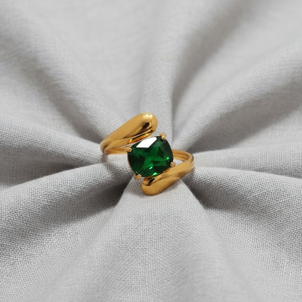 Emerald Glow Ring