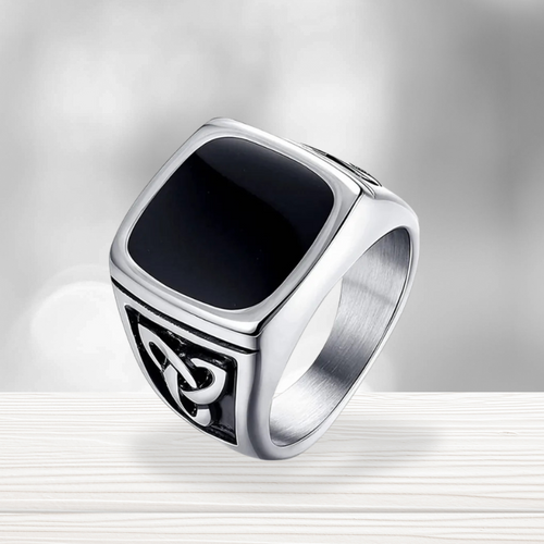 Axel Signet Ring