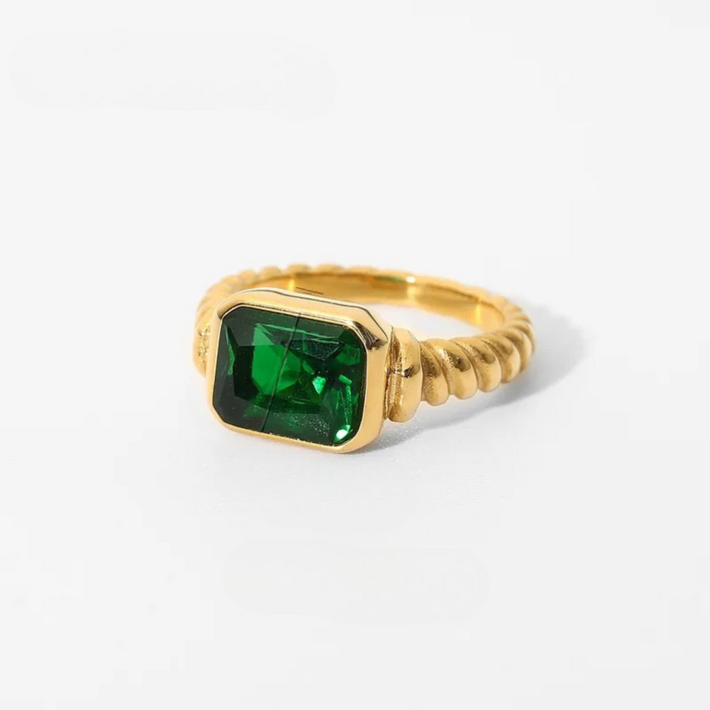 Emerald Glow Ring